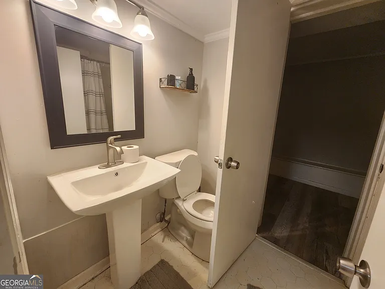 917 Oakview Ave #E — Photo 11