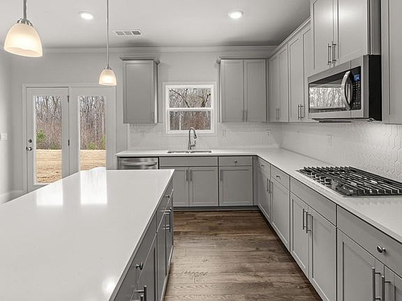 7th image of this home