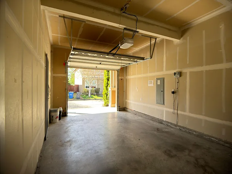 3608 NE 42nd St — Photo 22