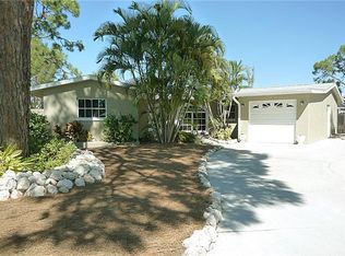 325 Aurora St E, Venice, FL 34285
