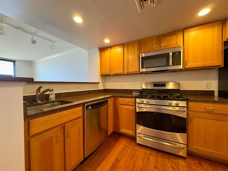 414 Water St #2306 — Photo 4