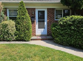 179 Manorhaven Blvd, Port Washington, NY 11050