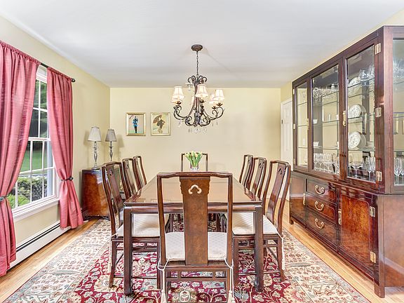 4th image of 31 Gregory Ln
