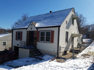 7061 Binney St, Omaha, NE 68104