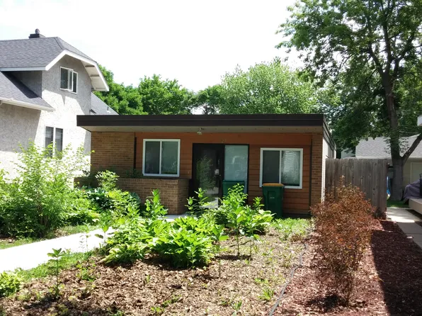 127 S Cedar St, Belle Plaine, MN 56011