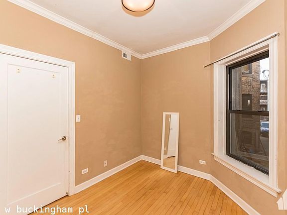 3rd image of 850 W Buckingham Pl #216