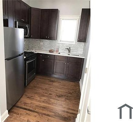 2nd image of 2408 W Arthington St #2R