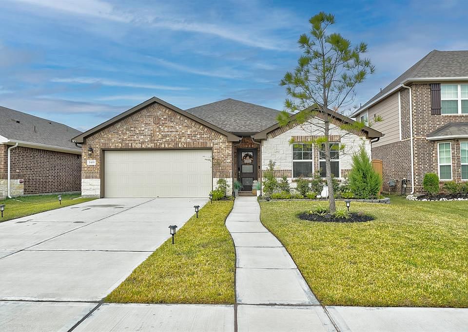 1st image of 2433 Bear Creek Dr
