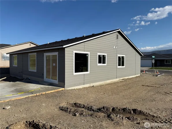 2311 Noah Street SE, East Wenatchee, WA 98802