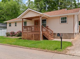 32 Valley St, Canton, NC 28716