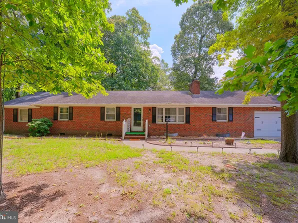 1211 Flamingo Dr, Salisbury, MD 21801