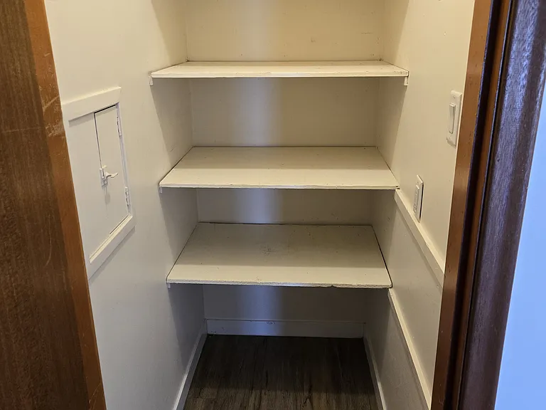 3930 Robinson St — Photo 13