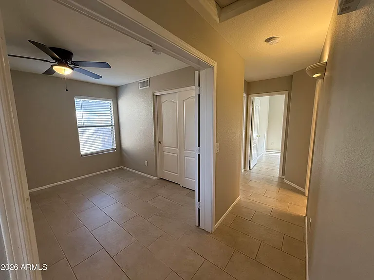 1644 E Oakland St — Photo 21