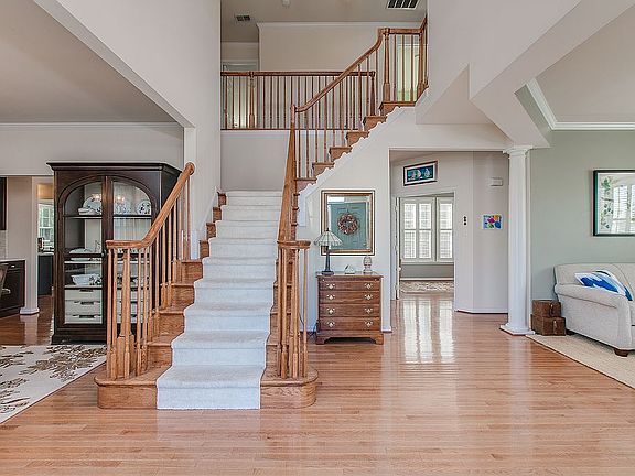 2nd image of 32 Rebel Ln
