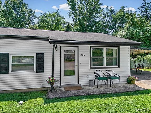 3rd image of 216 Drewel Ct