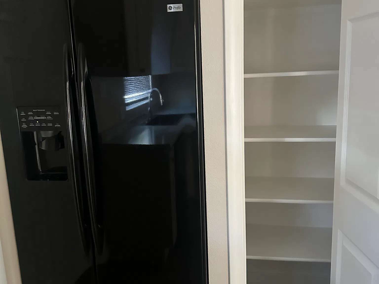 2 bed, 736 sqft, $2,300 — Photo 3