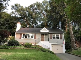 215 Springbrook Trl, Sparta, NJ 07871