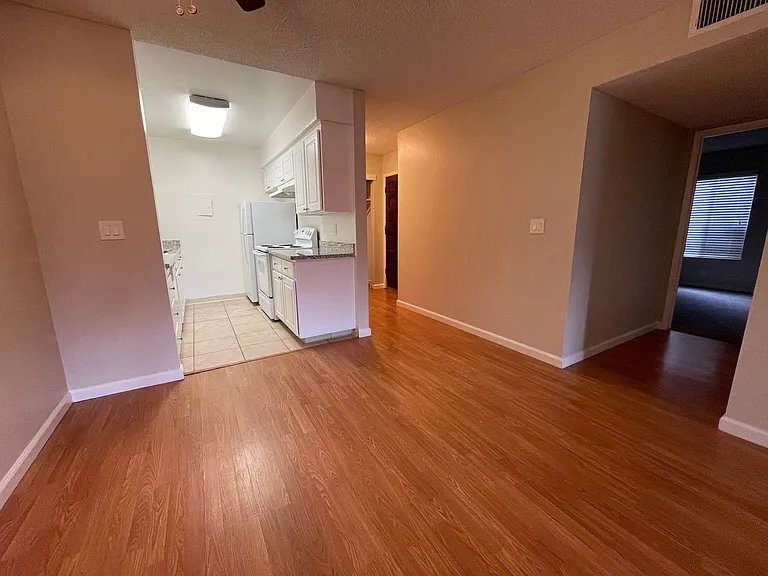2811-15 E Street — Photo 13
