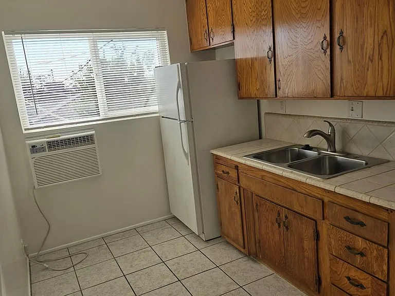 111 S Mockingbird Ln — Photo 15