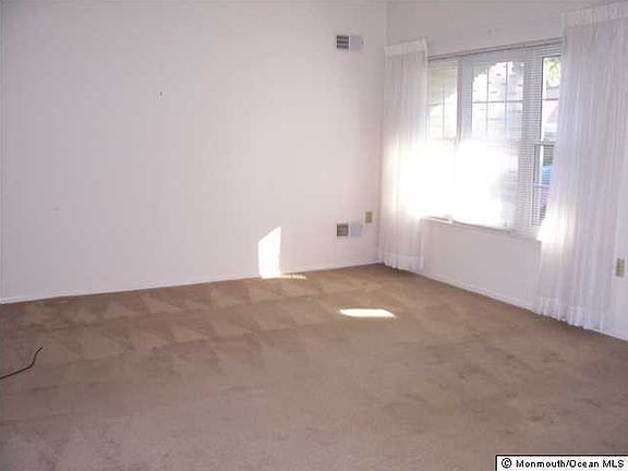 5th image of 994 Buckingham Drive #A