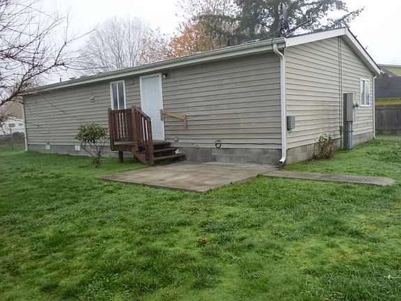 2nd image of 1929 Ahlers Ave