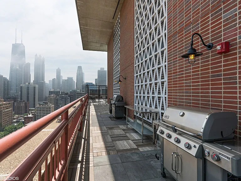 1325 N State Pkwy #13B — Photo 8