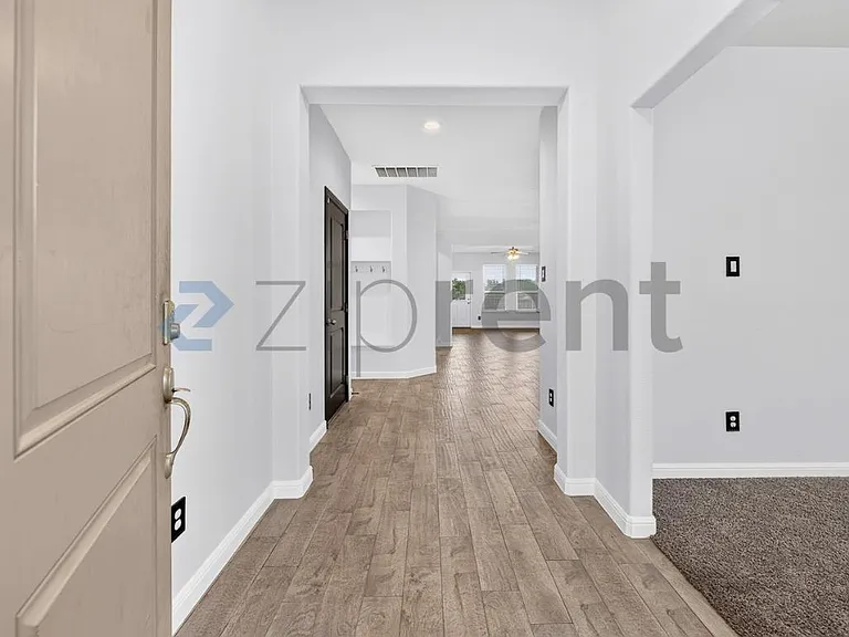 9024 Weepy Hollow Trl — Photo 4