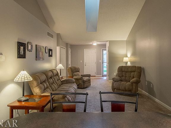 5th image of 805 Wartburg Dr