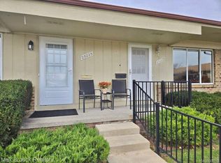 25227 Franklin Ter UNIT 4, South Lyon, MI