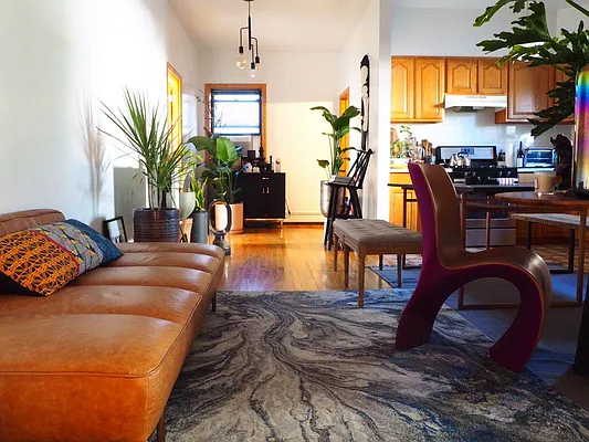 Rented by Winzone Realty Inc | media 1