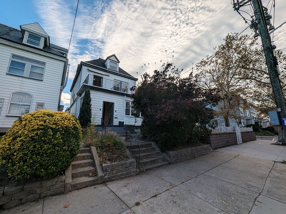 1st image of 124 2nd Ave
