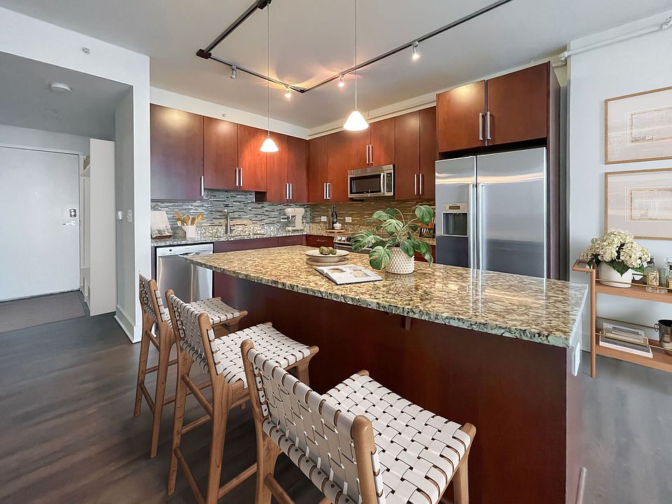 1st image of 215 N Pine St Unit 2907
