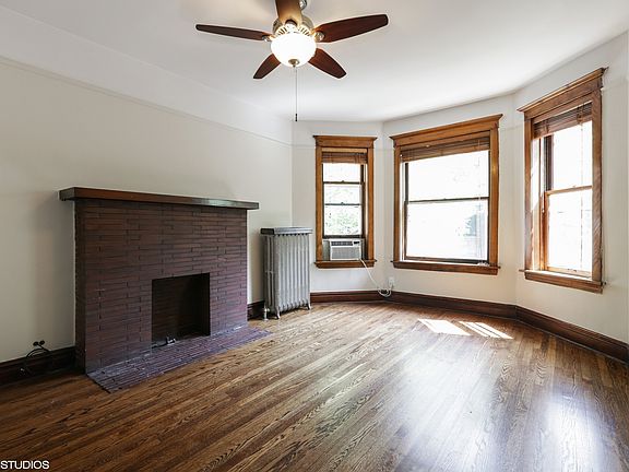 2nd image of 1444 W Rosemont Ave #2