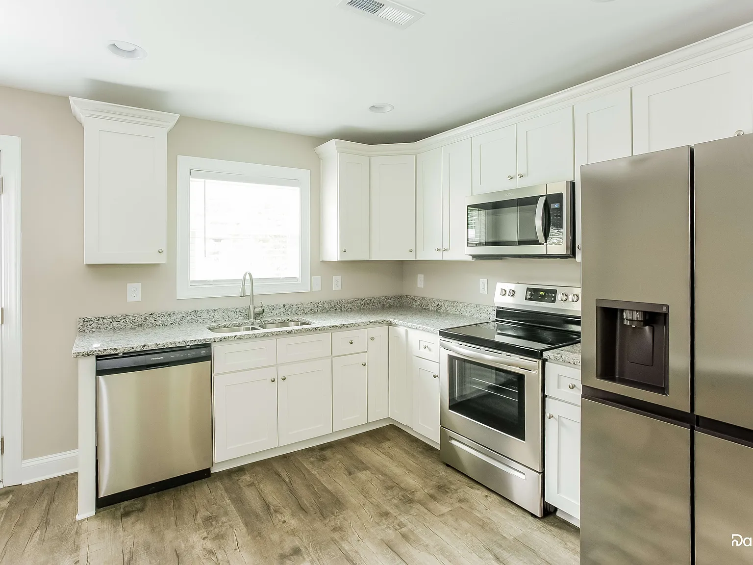 3 bed, 2.5 bath, 1190 sqft, $1,840 — Photo 4