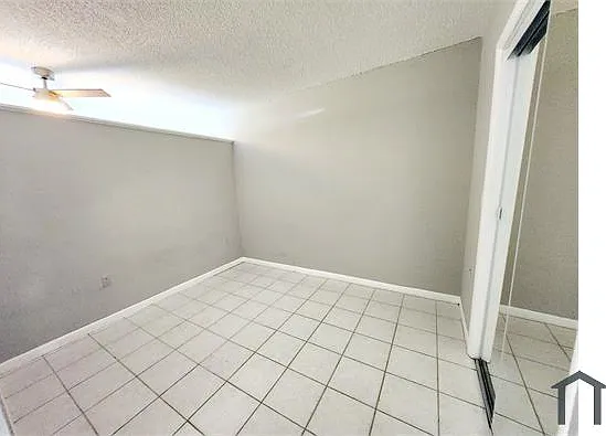 335 SW 20th St #3 — Photo 10