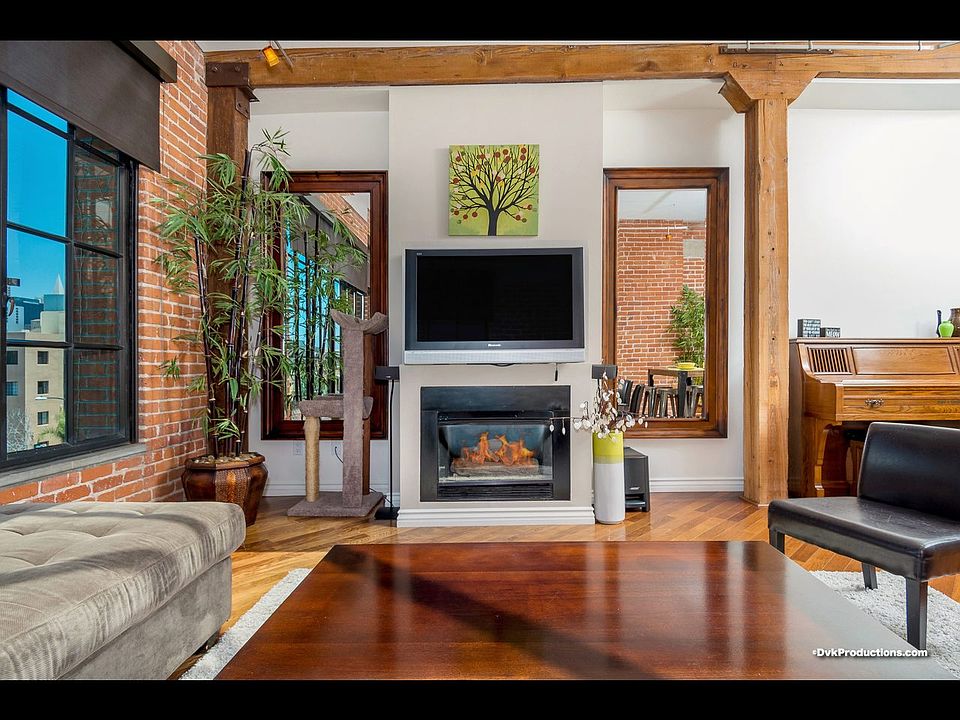 1st image of 500 W Harbor Dr Unit 1702