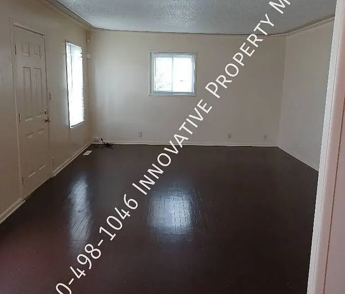 2829 Plainfield Ave — Photo 6
