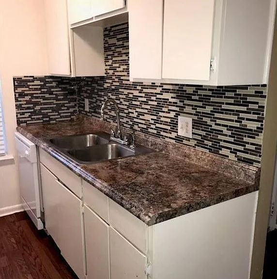 2404 Long Dr #B — Photo 4