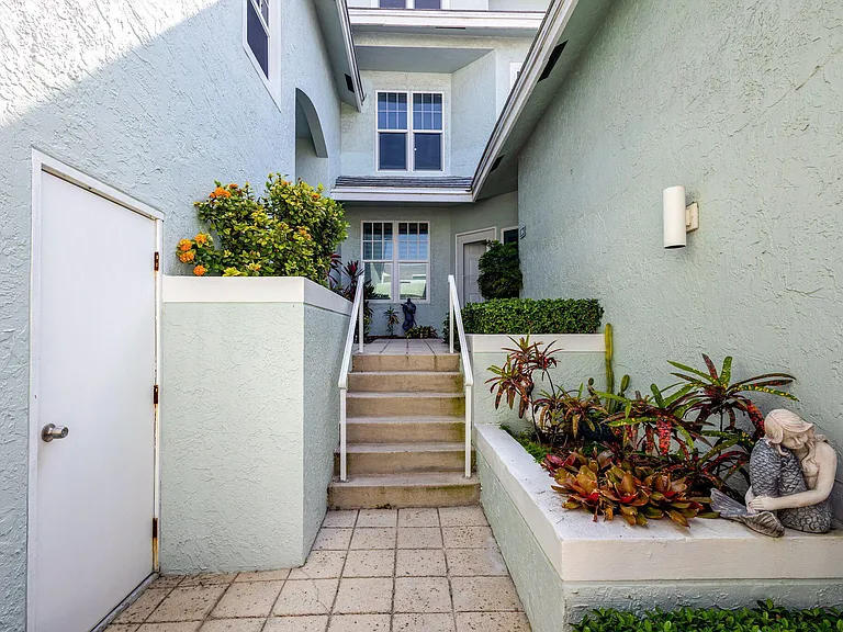 205 Mainsail Cir — Photo 9