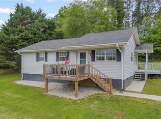 126 Little Choestoea Rd, Westminster, SC 29693