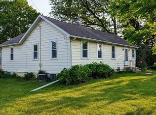 412 8th Ave, Silvis, IL 61282