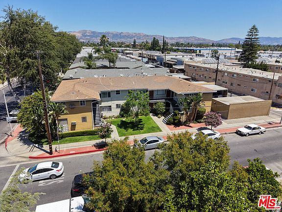 5th image of 8000 Owensmouth Ave