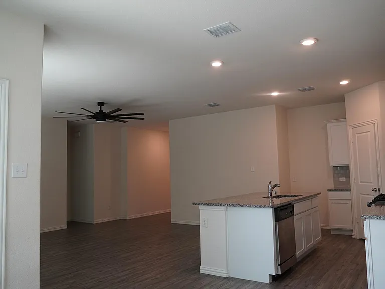 423 Pepperbark Ave — Photo 9