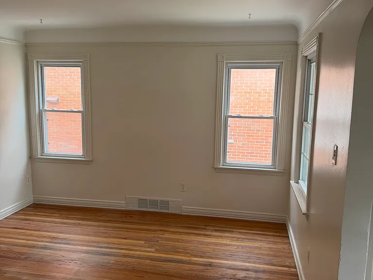 1019 N Martha St — Photo 3