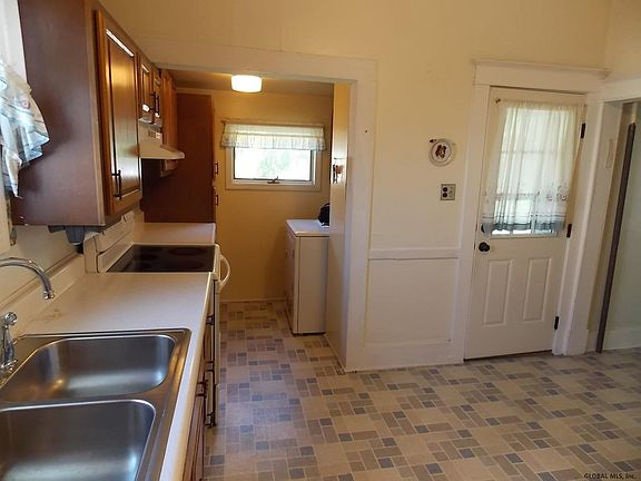 4th image of 193 Vliet Blvd