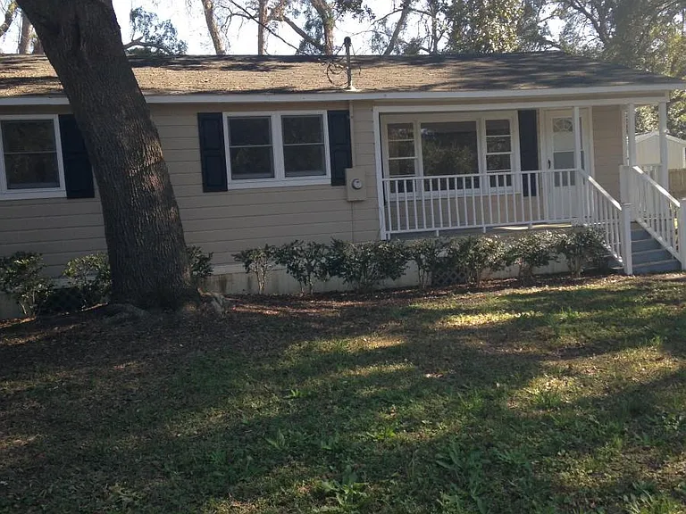 Front view of home