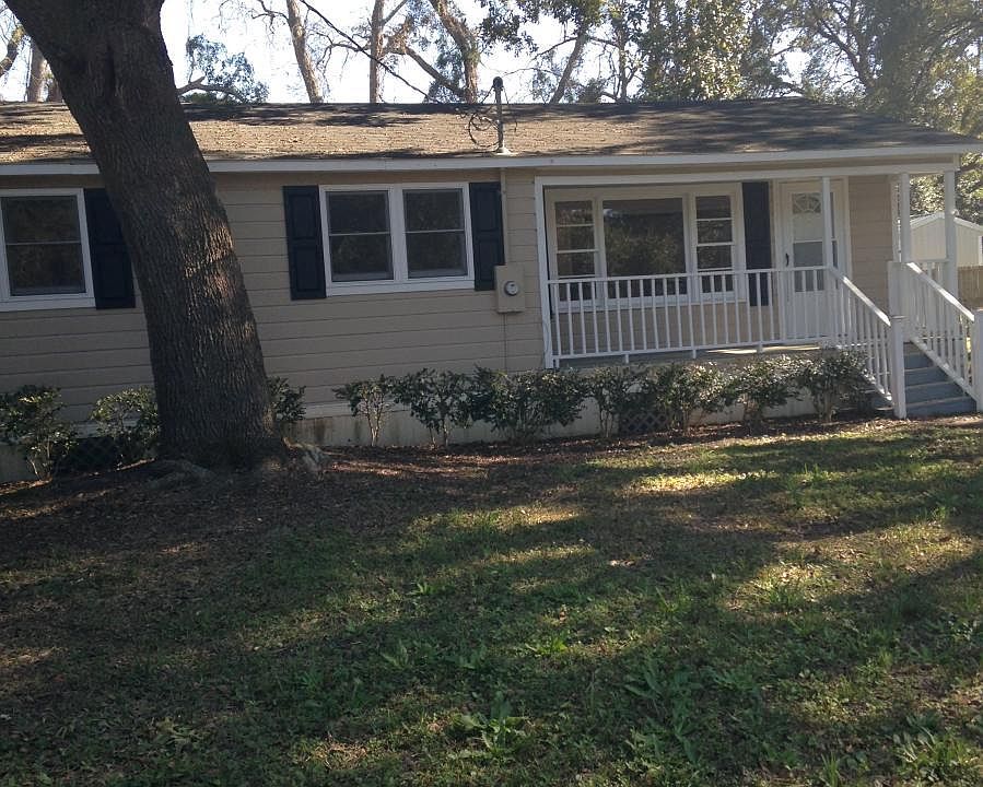 Front view of home