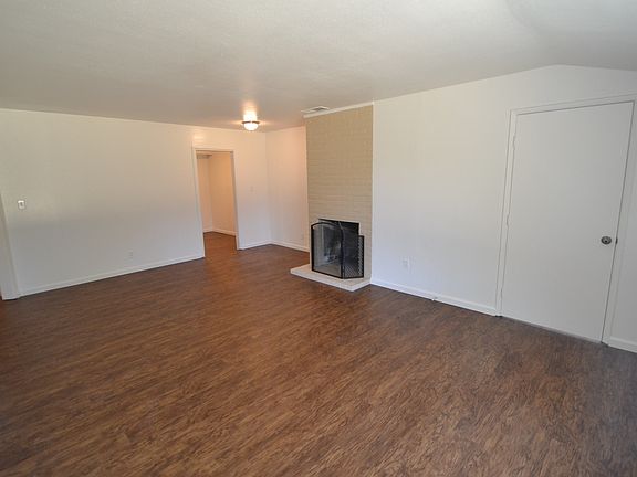 3rd image of 3128 Mayfair Dr