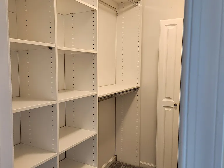 11908 Matthews Ct — Photo 16