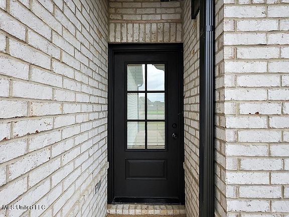 4th image of 2482 Dela Dr